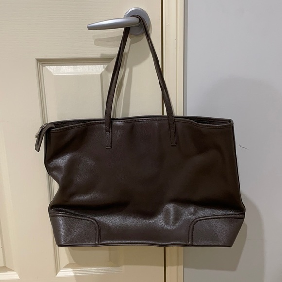 brown leather oroton handbag - Picture 2 of 8
